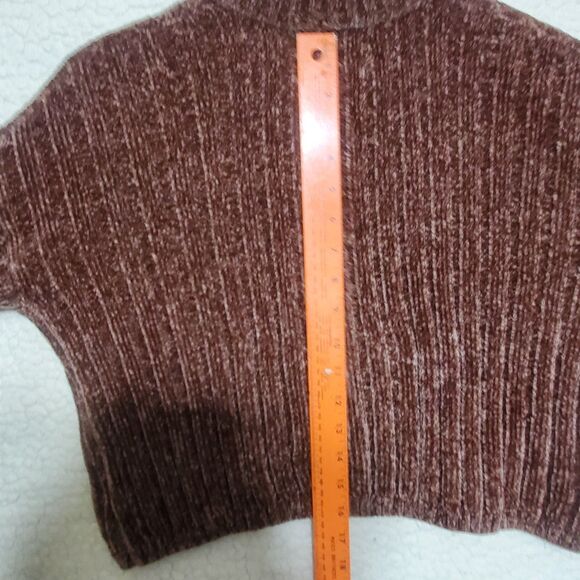 Brown~Velour~Ribbed~Long Sleeved~Half Zipper~Short~Sweater~Pink Rose~Size Medium - Picture 11 of 12